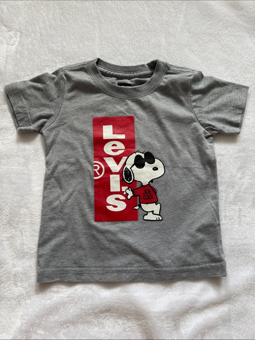 Heather Grey Levi’s Joe Cool Snoopy Tee